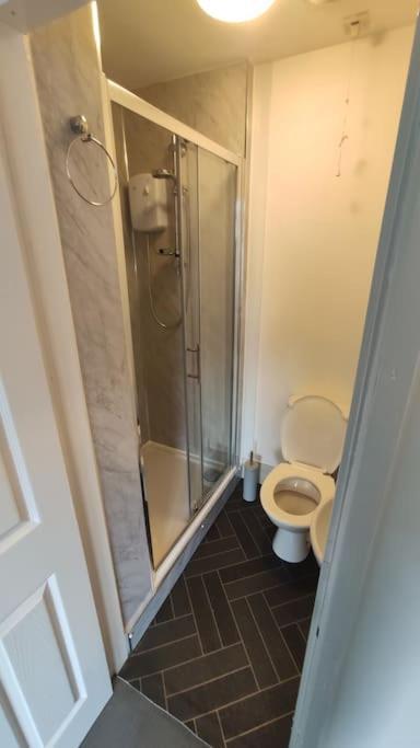 1 Bedroom Studio In A Supurb Area Of Кардифф Экстерьер фото