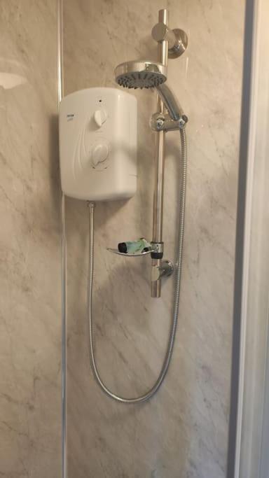 1 Bedroom Studio In A Supurb Area Of Кардифф Экстерьер фото
