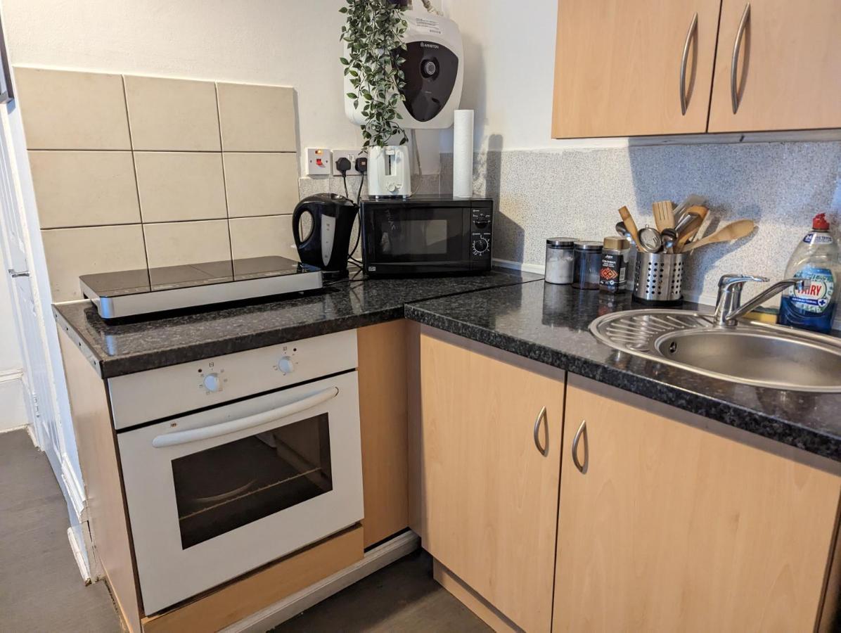 1 Bedroom Studio In A Supurb Area Of Кардифф Экстерьер фото