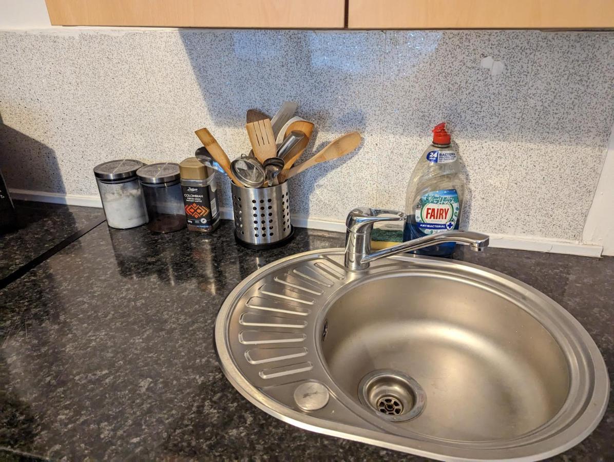 1 Bedroom Studio In A Supurb Area Of Кардифф Экстерьер фото